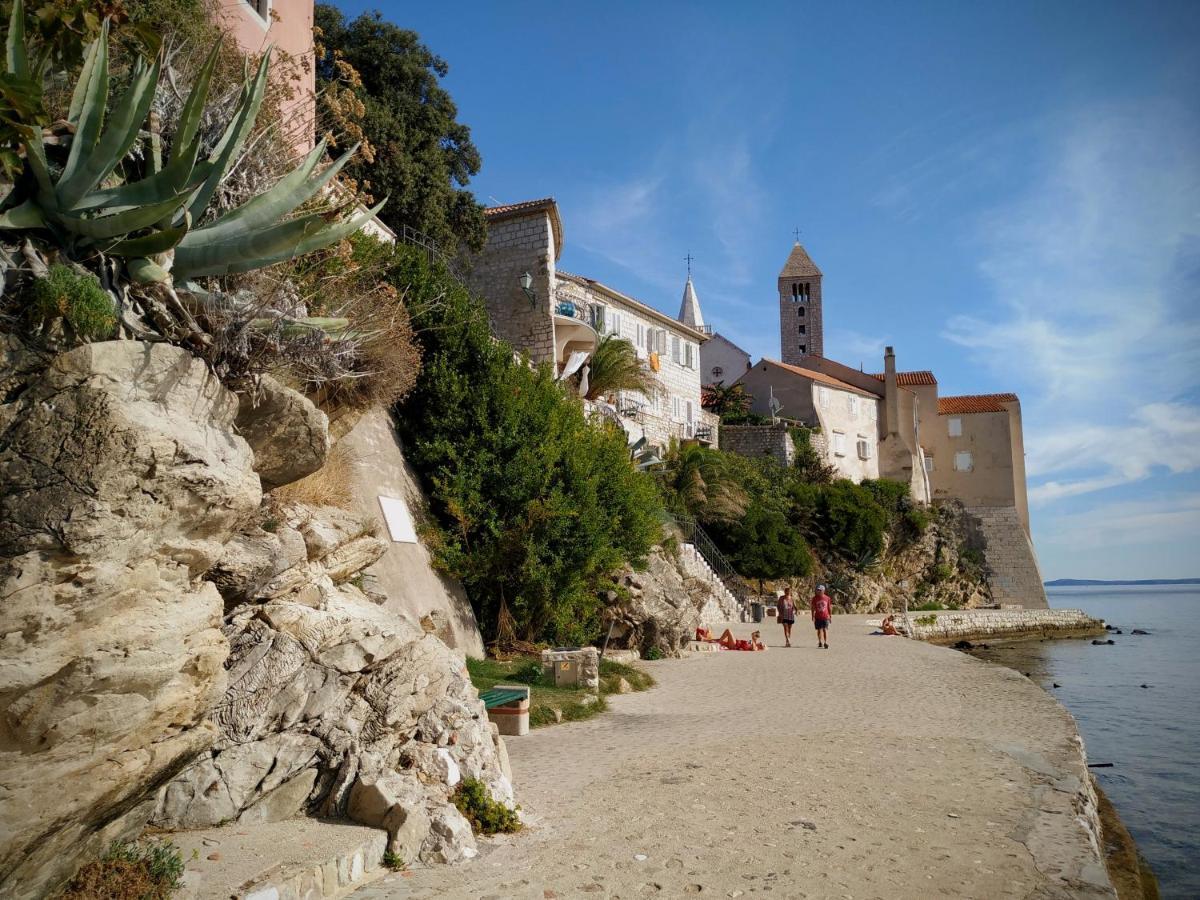 Kuca Carmen Hotel Rab Town Exterior foto